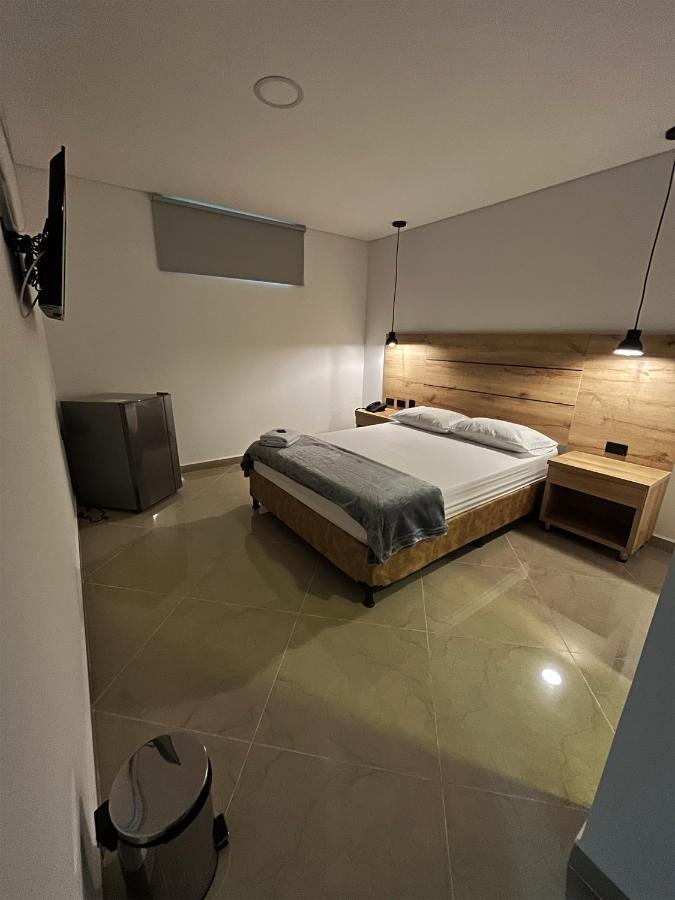 Hotel California City Medellín Buitenkant foto